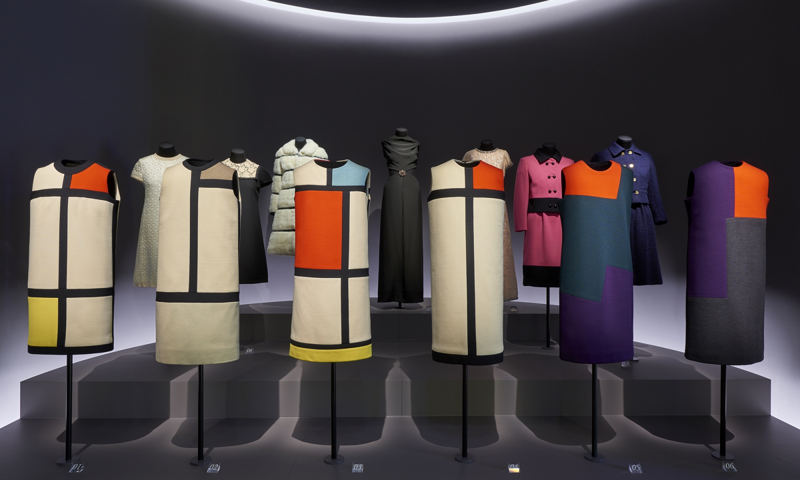 Nouvelle présentation des collections au Musée Yves Saint Laurent Paris.