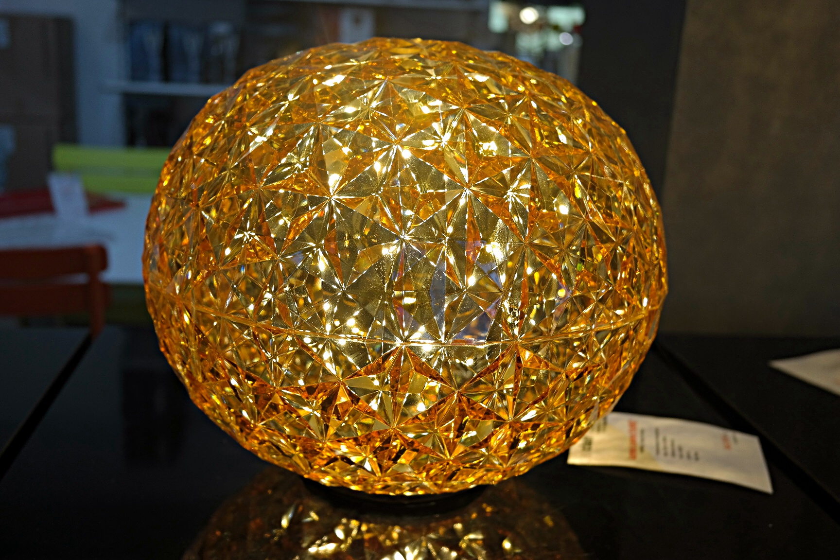 Les objets design Kartell chez C’est Clair.
